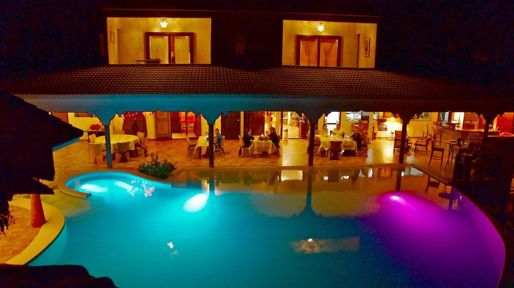 Hotel Le Clos Des Papillons Saly Portudal Bagian luar foto